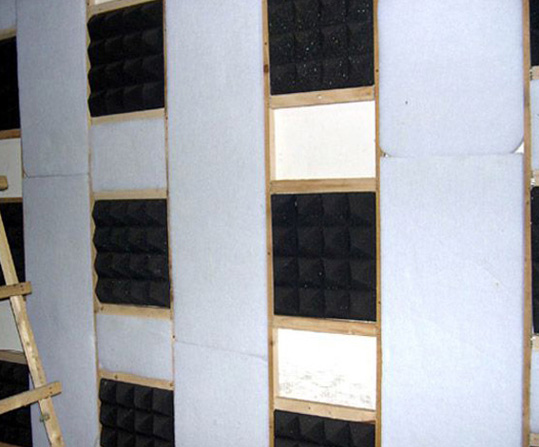 梯度吸音棉安裝現(xiàn)場(chǎng) 梯度吸音棉(圖2)