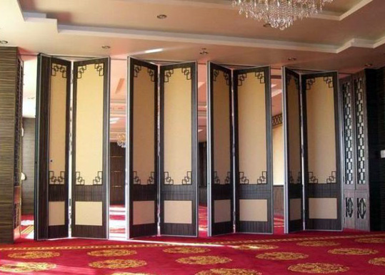 室內(nèi)活動(dòng)隔斷,活動(dòng)隔斷 室內(nèi)活動(dòng)隔斷(圖1)