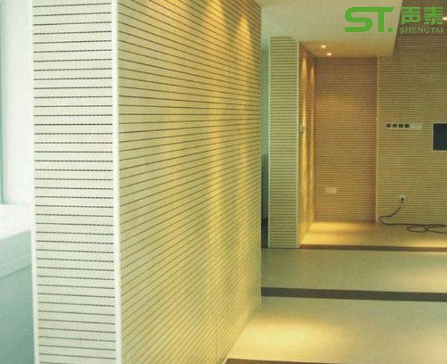 木皮油漆面復(fù)合槽板(圖2) 木皮油漆面復(fù)合槽板(圖2)