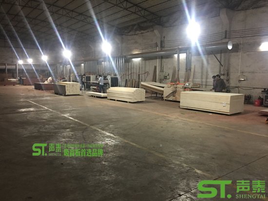 備戰(zhàn)2017,聲泰木質(zhì)吸音板車間全力趕貨中(圖4) 備戰(zhàn)2017,聲泰木質(zhì)吸音板車間全力趕貨中(圖4)