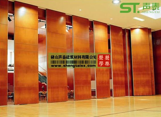 多功能廳活動(dòng)隔斷案例圖(圖1) 多功能廳活動(dòng)隔斷案例圖(圖1)