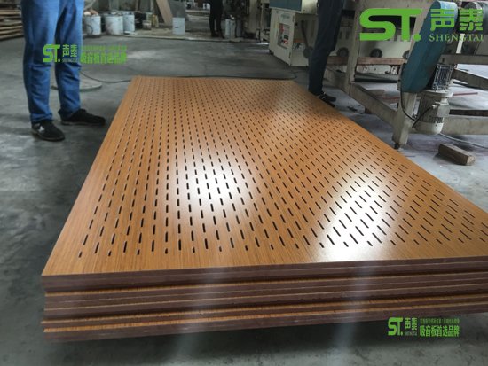 天然木皮飾面--U型孔吸音板(圖1) 天然木皮飾面--U型孔吸音板(圖1)