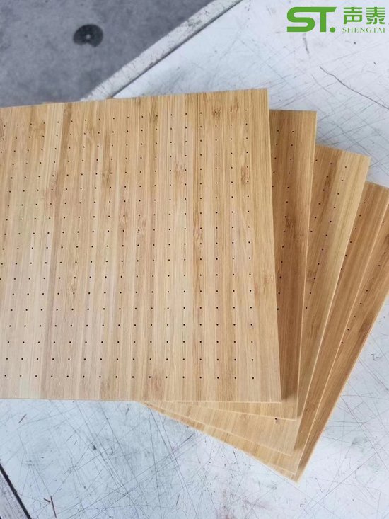 鋁蜂窩穿孔復(fù)合吸音板(圖2) 鋁蜂窩穿孔復(fù)合吸音板(圖2)